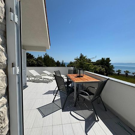 Mirakul Apartments Vir Luaran gambar