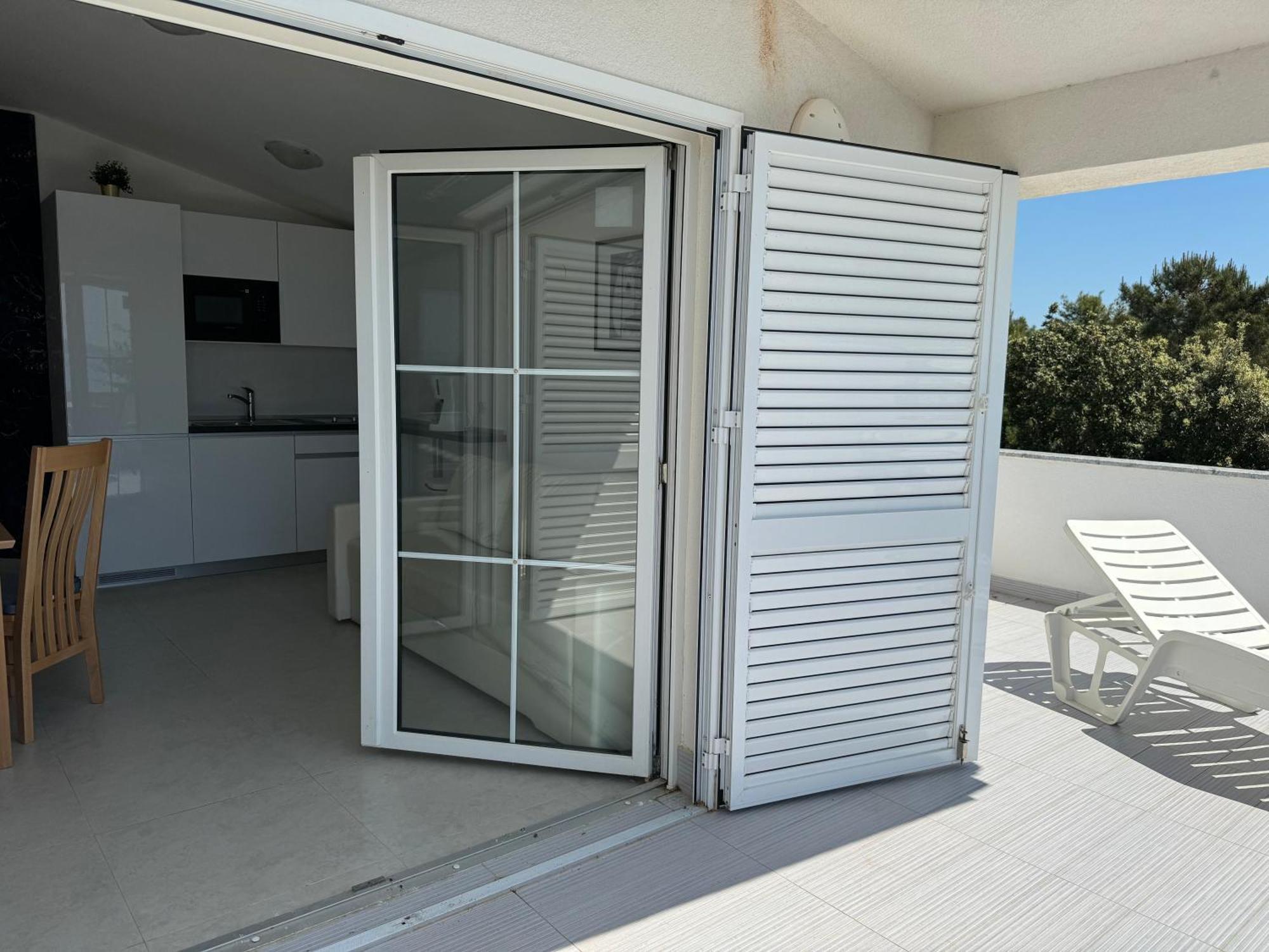 Mirakul Apartments Vir Luaran gambar