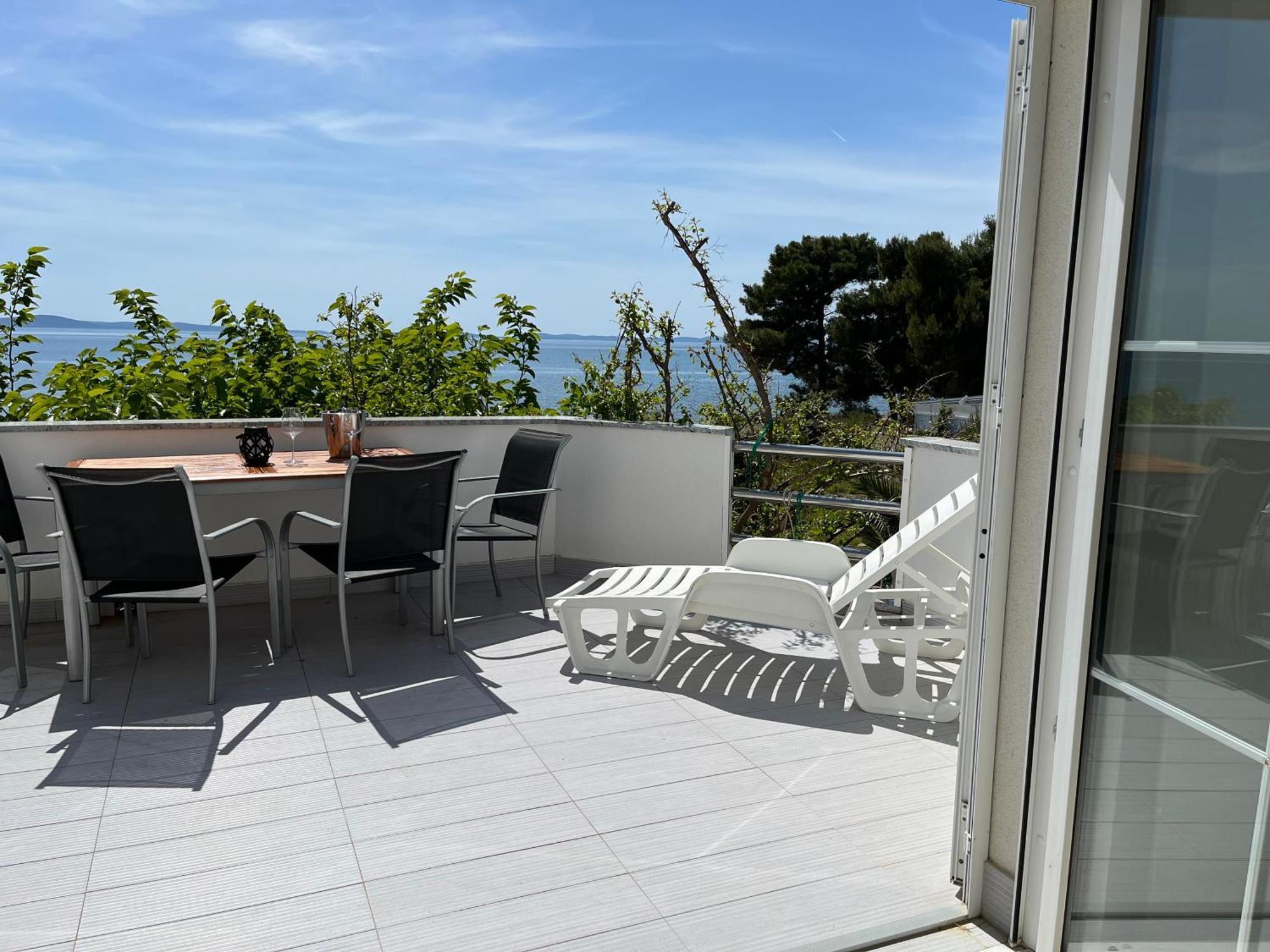 Mirakul Apartments Vir Luaran gambar