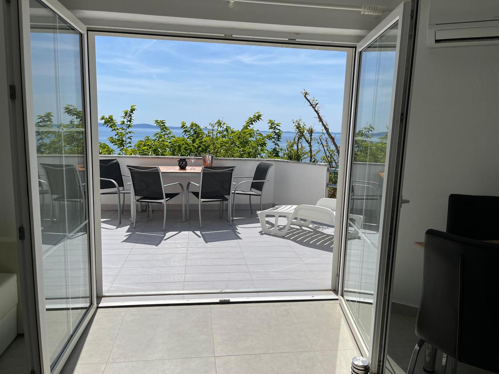 Mirakul Apartments Vir Luaran gambar