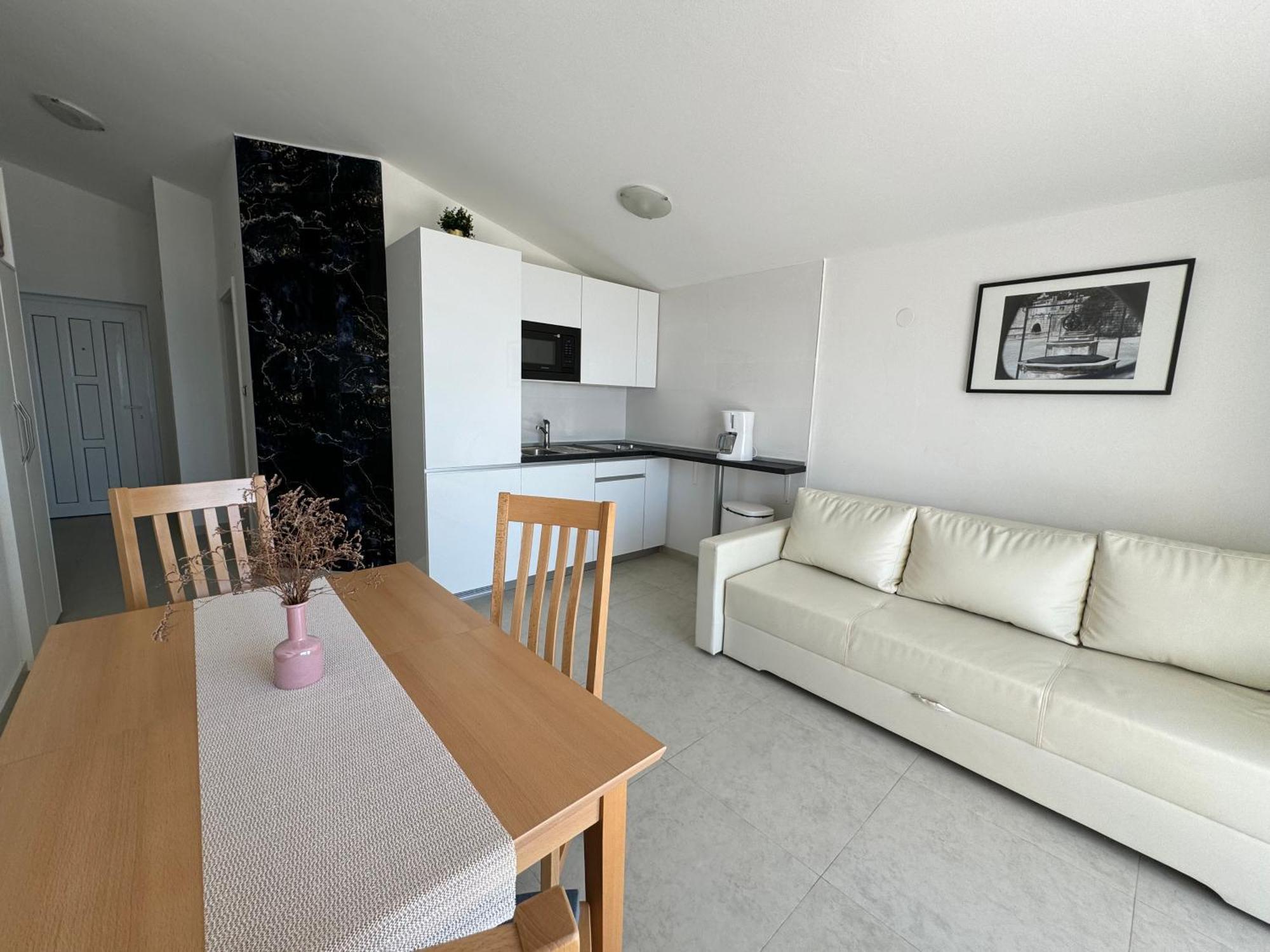 Mirakul Apartments Vir Luaran gambar