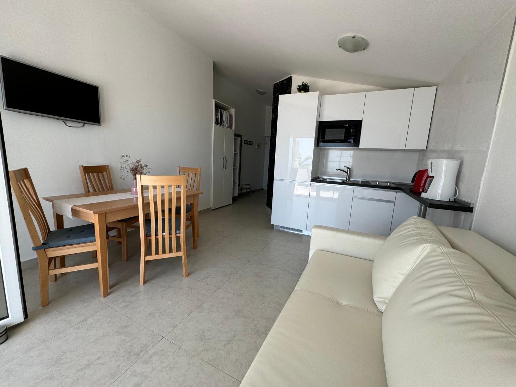 Mirakul Apartments Vir Luaran gambar