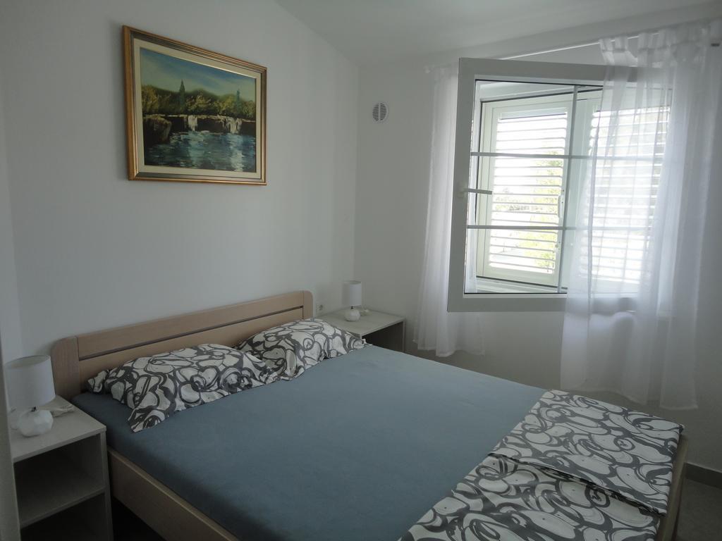 Mirakul Apartments Vir Luaran gambar